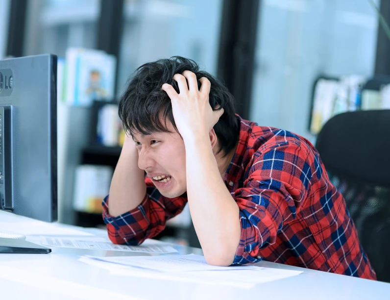 SES企業のエンジニアからフリーランスエンジニアを目指すデメリット